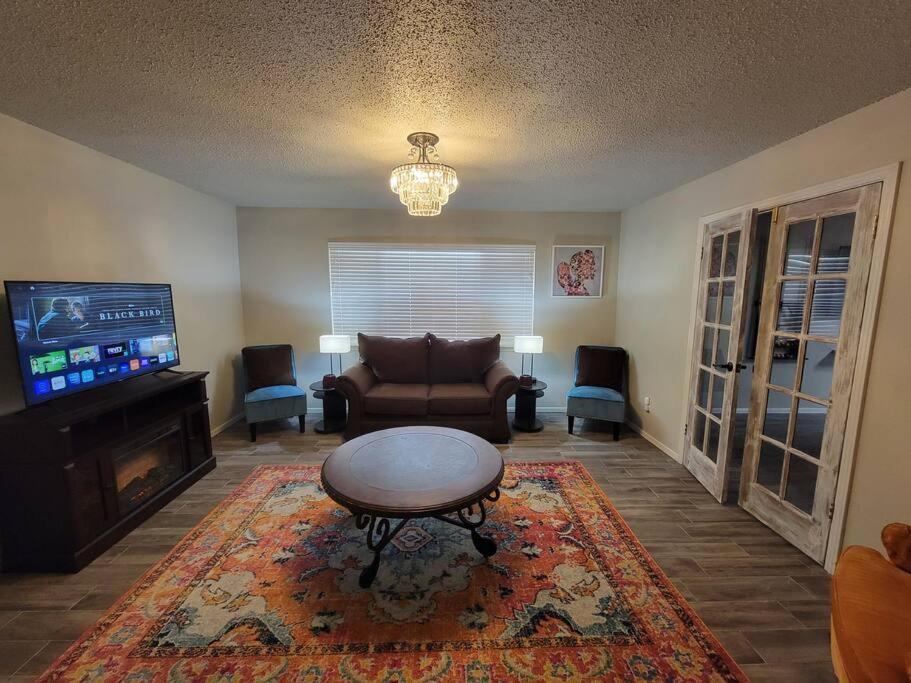 Desert Oasis With Hot Tub! Las Cruces Exterior photo